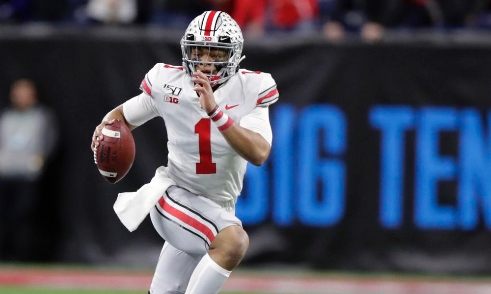 Justin Fields scrambles for Ohio State