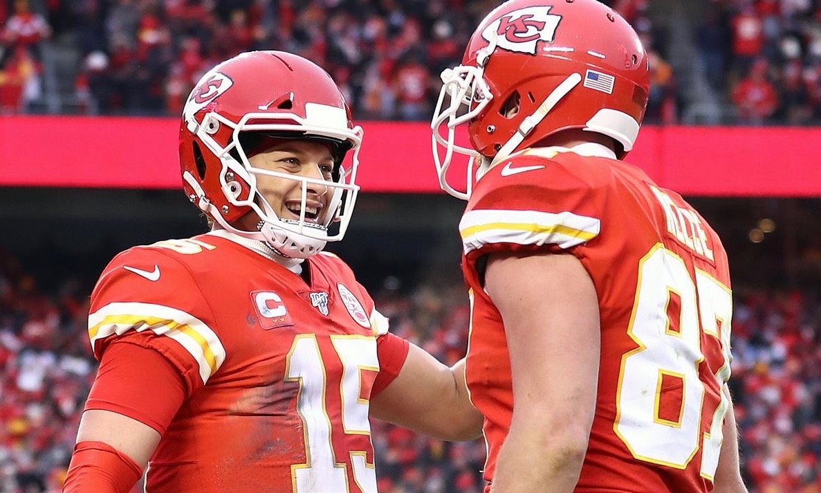 Chiiefs quarterback Patrick Mahomes celebtating with tight end Travis Kelce celebrating touchdown